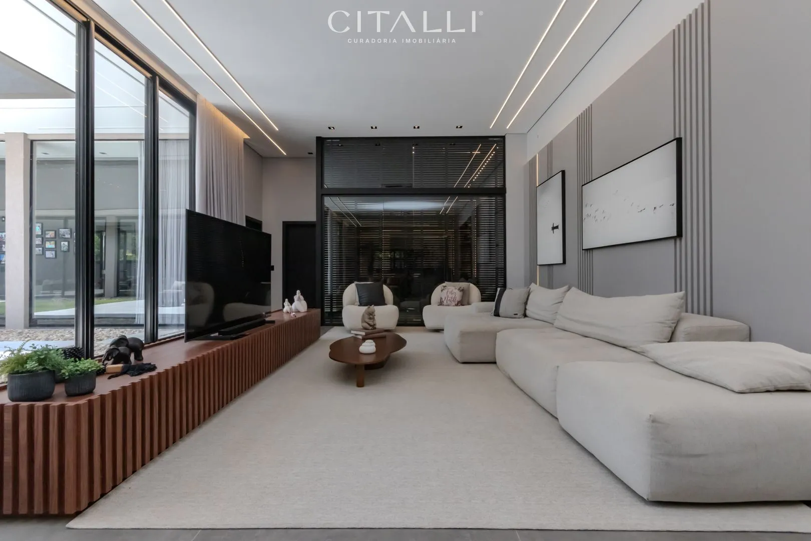 Casa no Condomínio Chácara Flora em Itapema com 588 m² - Foto 1