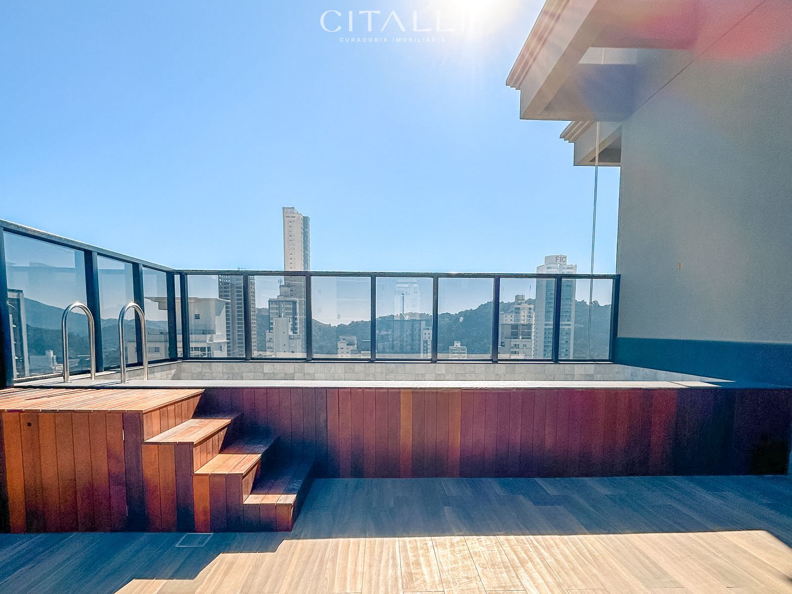 Cobertura Duplex no Edifício Riomaggiore Residenze em Balneário Camboriú com 296 m² - Foto 2