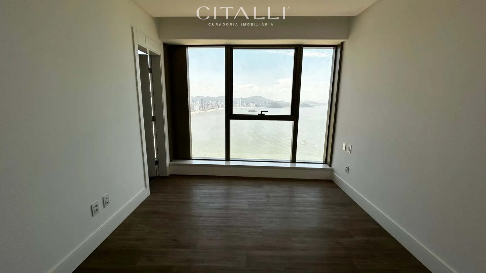 Apartamento mobiliado no Edifício Yachthouse em Balneário Camboriú com 261 m² - Foto 4