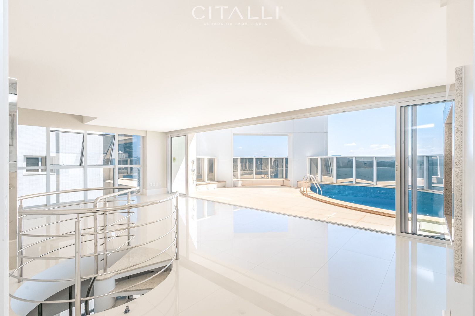 Cobertura Duplex no Edifício Ibiza Towers em Balneário Camboriú com 490 m² - Foto 2