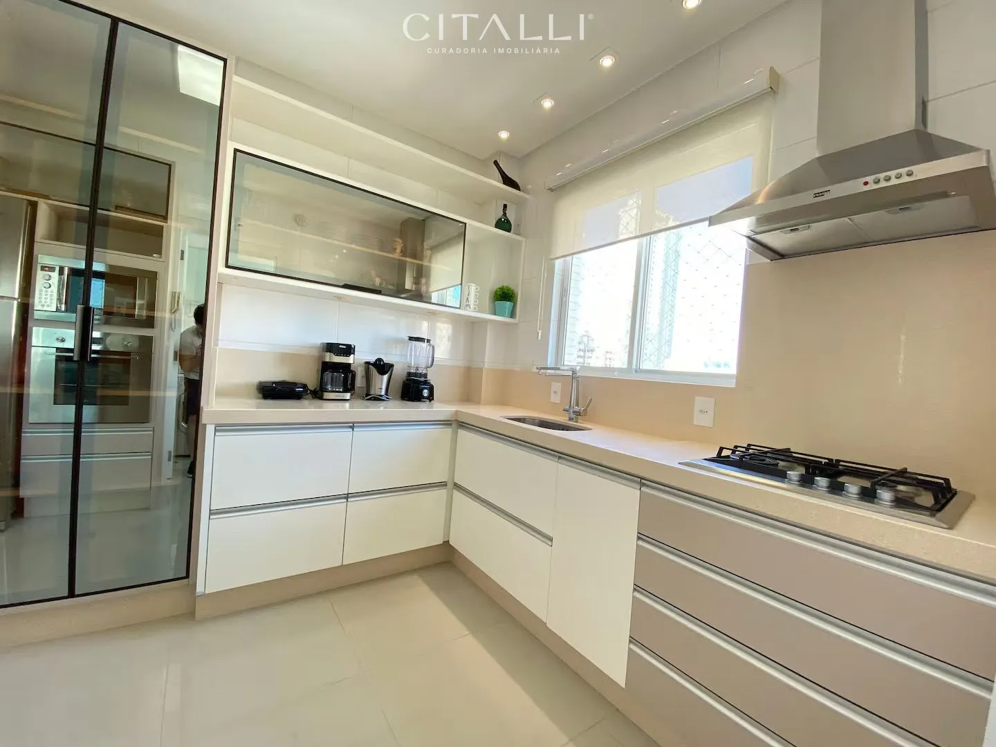 APARTAMENTO NO EDIFÍCIO PORTO DA BARRA – BALNEÁRIO CAMBORIÚ - Foto 2