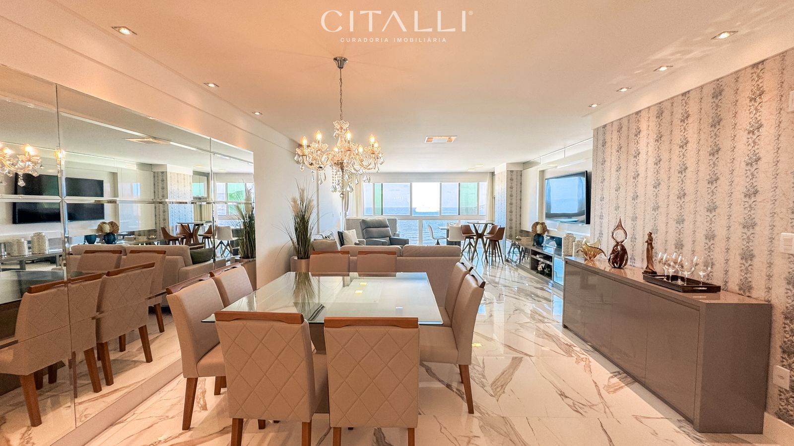 Apartamento mobiliado no Edifício Saveiro em Balneário Camboriú com 182 m² - Foto 5