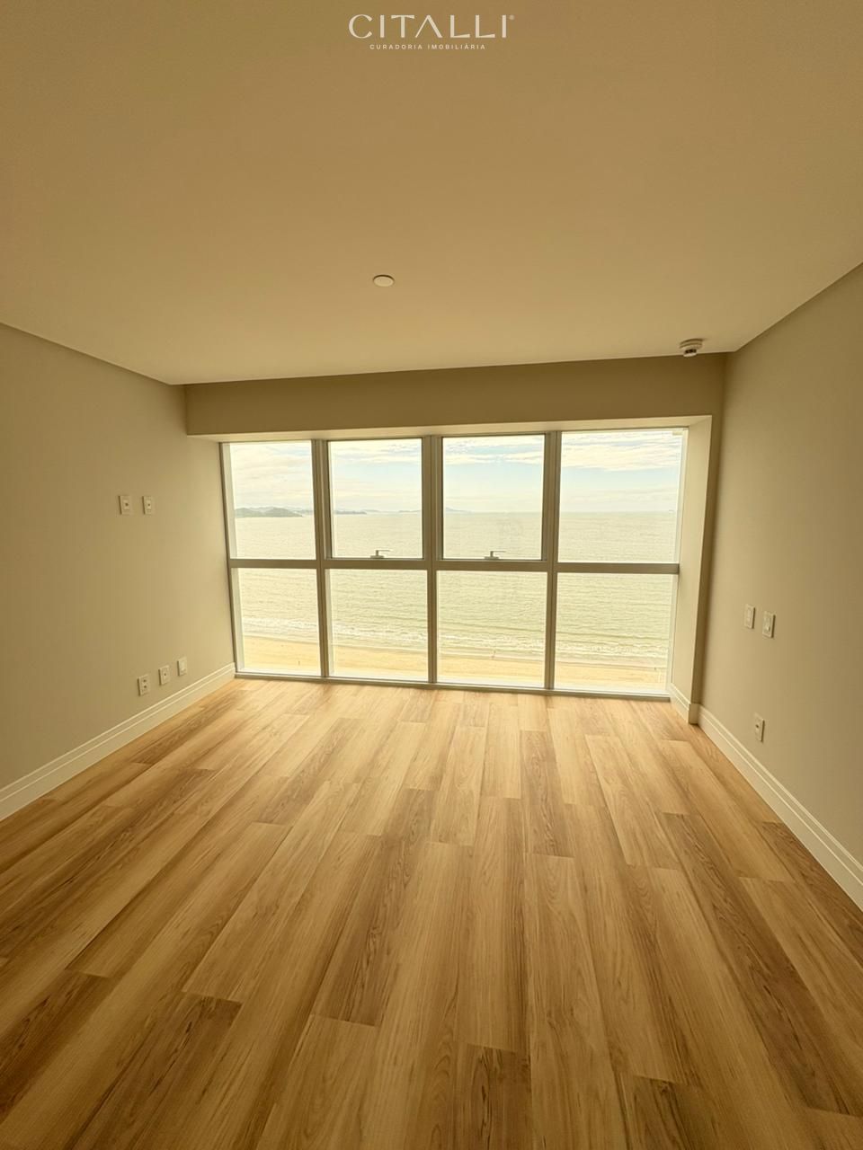 FRENTE MAR NA BARRA SUL COM 4 SUÍTES - Foto 2