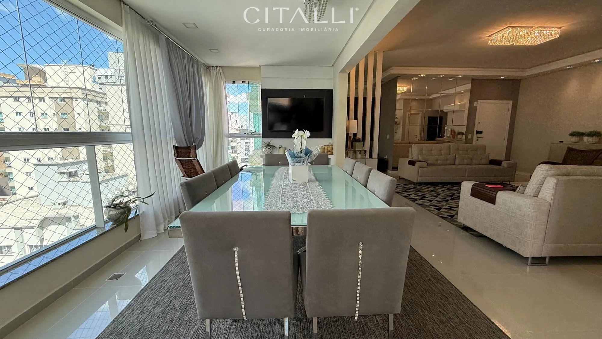 Apartamento 4 suítes mobiliado na quadra do mar em Meia Praia - Foto 5