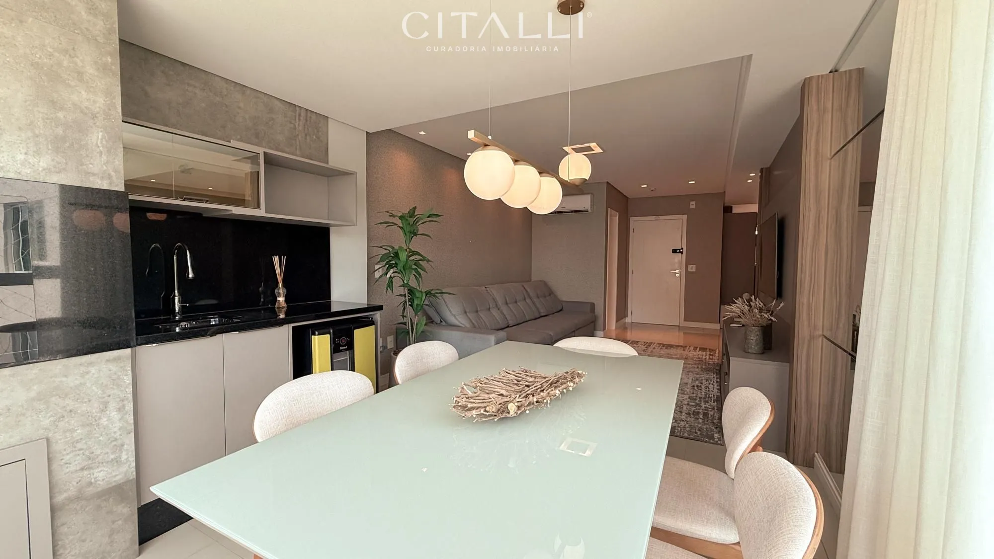 Apartamento 4 Dormitórios à Venda em Balneário Camboriú - Pioneiros - Foto 1