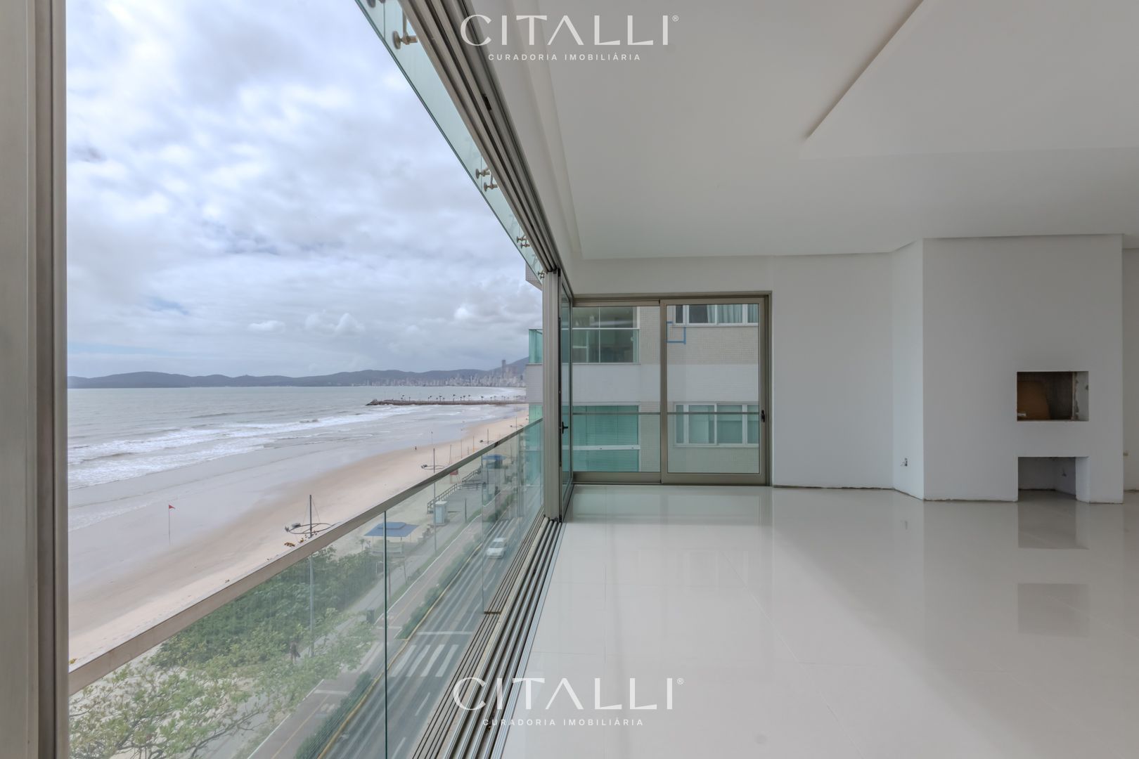 Apartamento frente mar no Victor Hugo Residence com 411m² - Foto 1