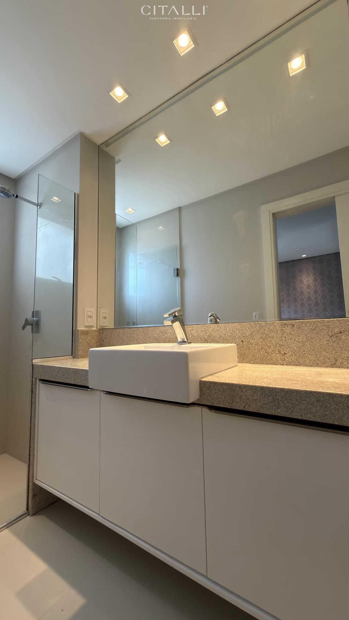 Apartamento para Alugar no Edifício Ibiza Towers na Barra Sul de Balneário Camboriú com 04 Suítes - Foto 5