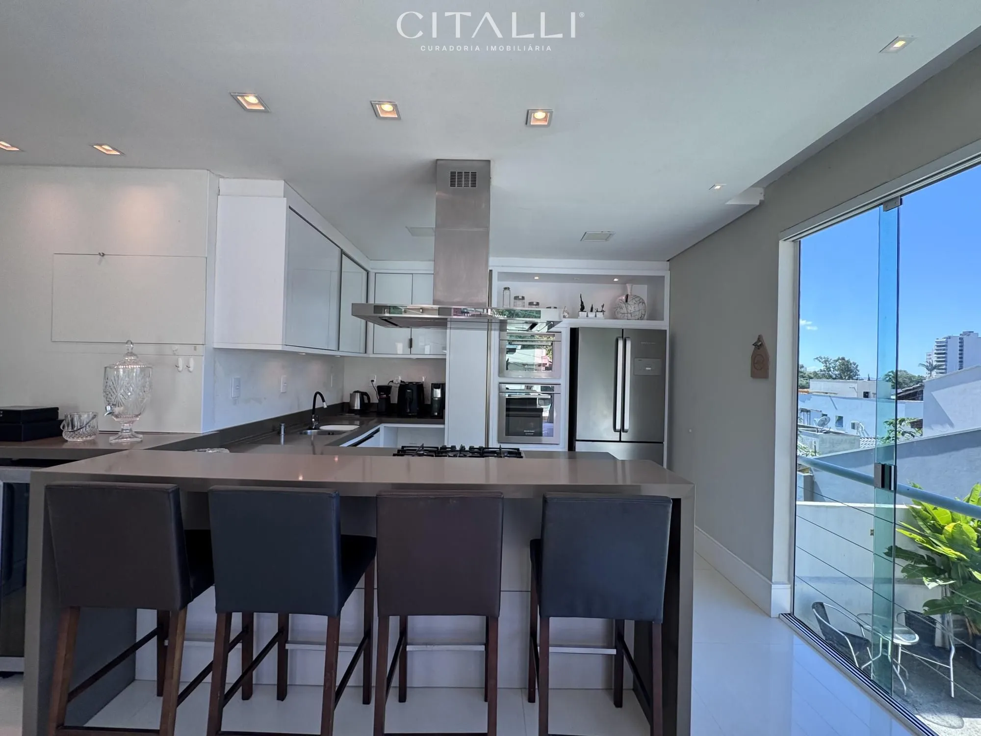 Casa com Vista para o Mar à Venda em Cabeçudas, Itajaí – 3 Suítes - Foto 5