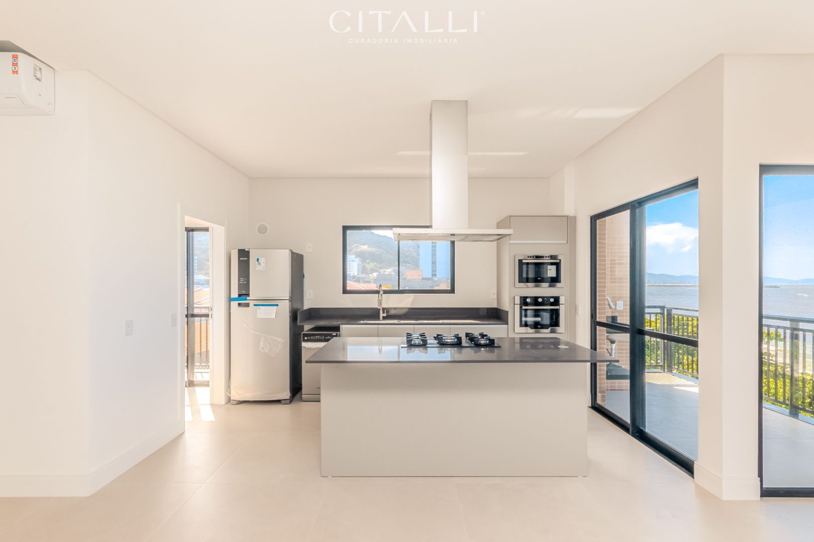 Apartamento frente mar no Edifício La Plage em Itajaí com 161,88 m² - Foto 3