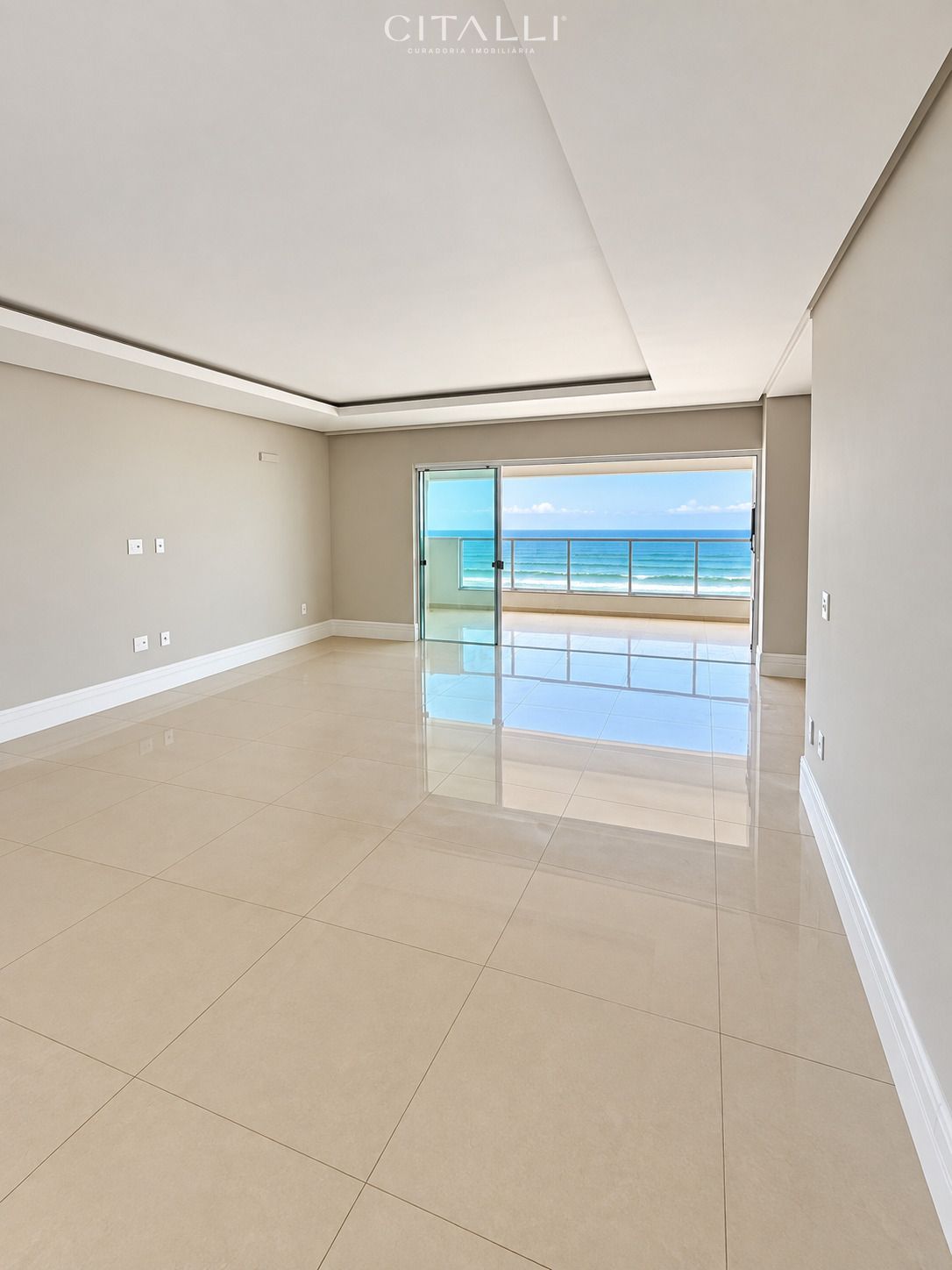Apartamento Frente Mar no Edifício Chateau de Florence no Estreito de Itapema com 04 Suítes - Foto 3