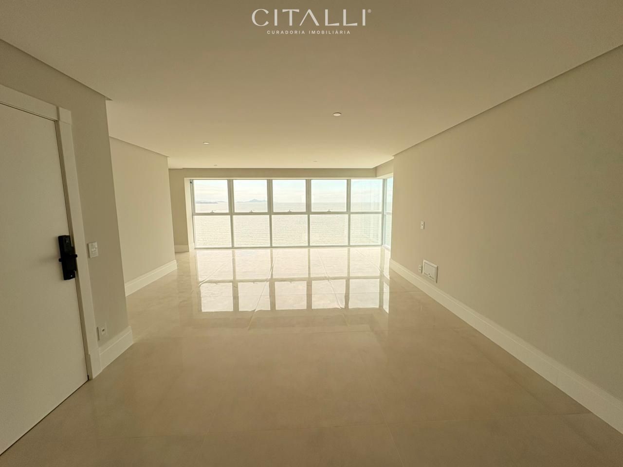 FRENTE MAR NA BARRA SUL COM 4 SUÍTES - Foto 5