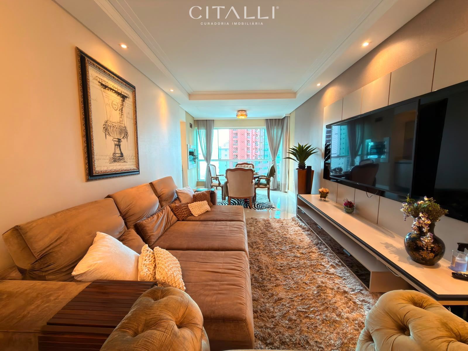 Apartamento no Edifício Villa Serena Home Club no Centro de Balneário Camboriú com 4 Suítes - Foto 1
