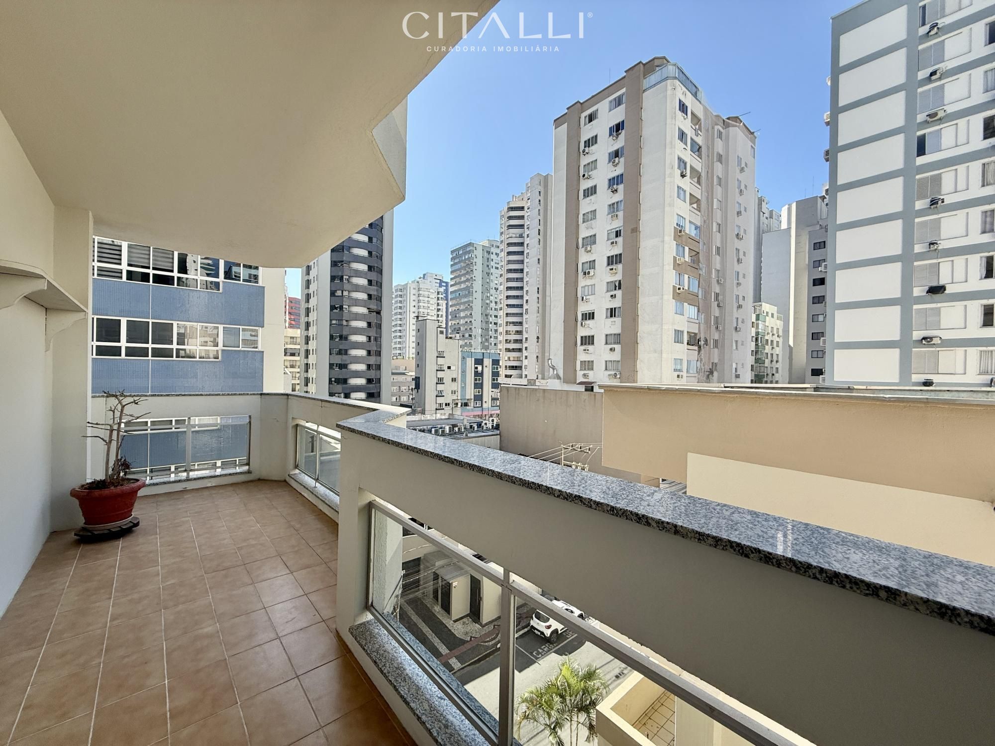 Apartamento no Edifício Vivendas Girassol em Balneário Camboriú, 140m² - Foto 1