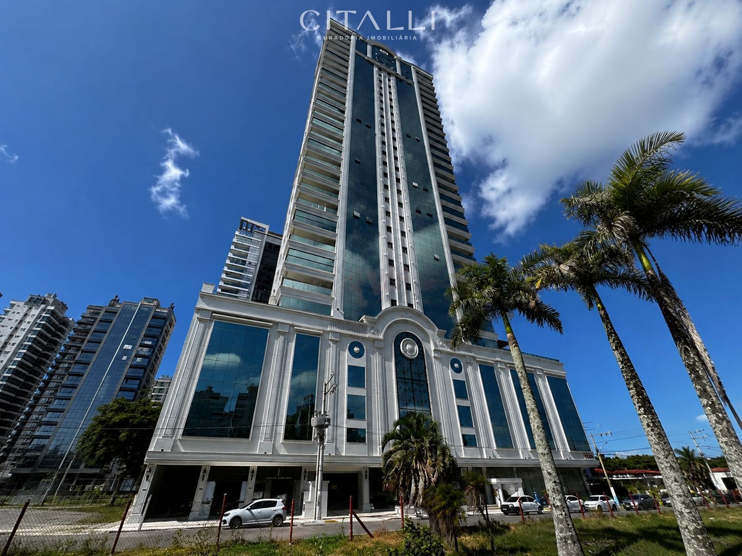 Apartamento no Edifício Paramount Tower em Itapema com 183,15 m² - Foto 1