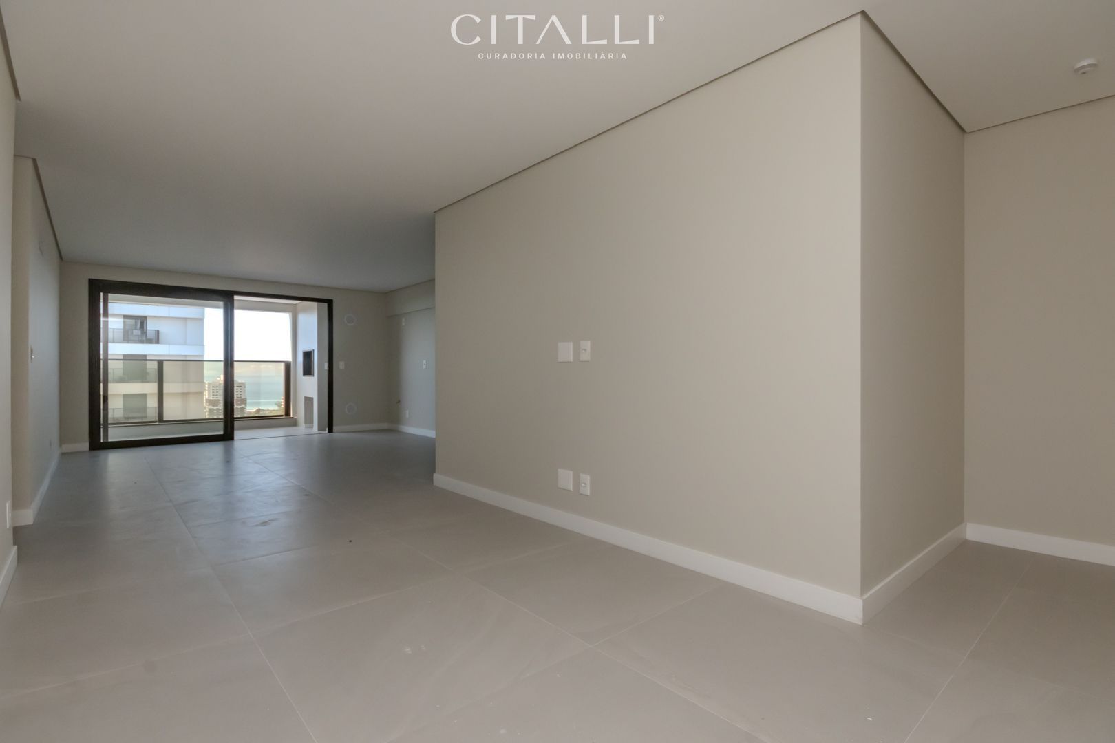 TORRES DA BRAVA - APARTAMENTO MODERNO COM EXCELENTE LOCALIZAÇÃO E LAZER COMPLETO. - Foto 2