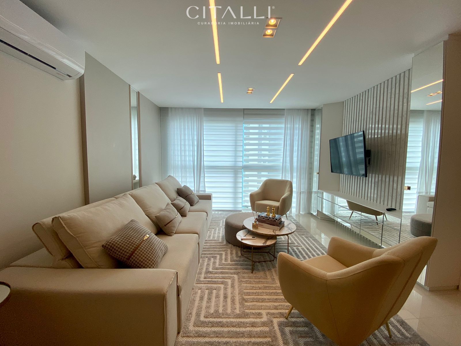 Apartamento mobiliado no Edifício Phoenix Tower em Balneário Camboriú com 139m² - Foto 1