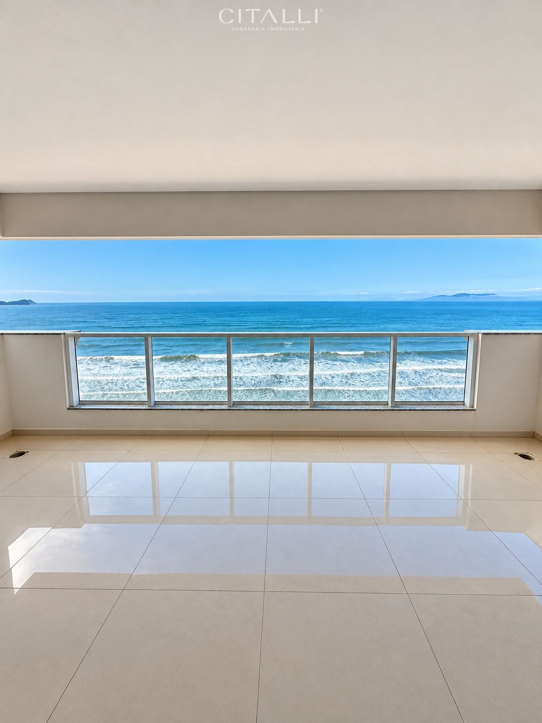 Apartamento Frente Mar no Edifício Chateau de Florence no Estreito de Itapema com 04 Suítes - Foto 1
