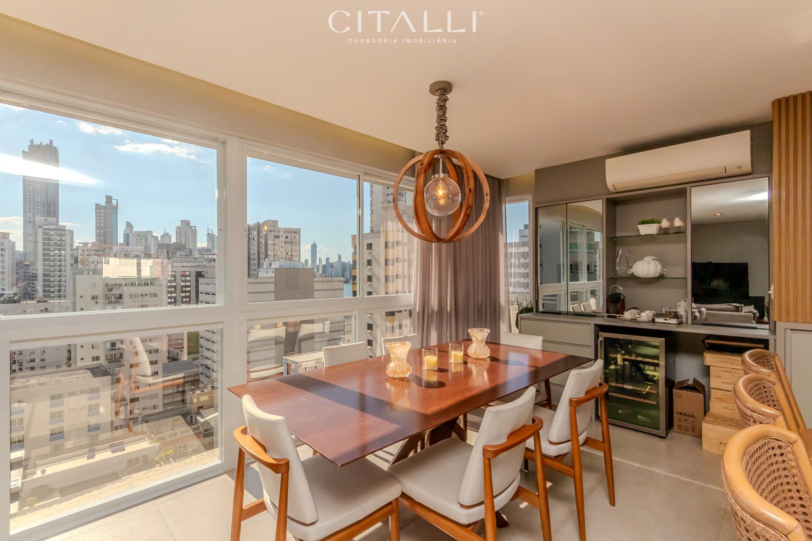 Apartamento no Edifício Ilha de Martinica em Balneário Camboriú com 131 m² - Foto 1