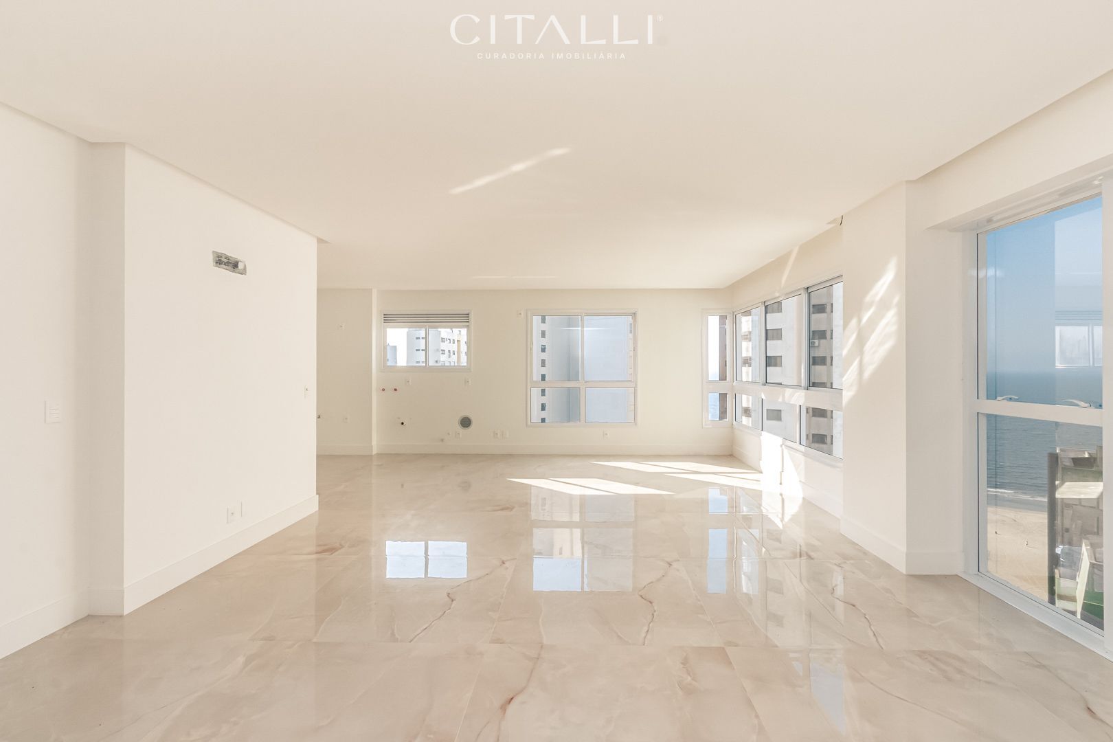 Apartamento no Edifício Residencial Brescia em Balneário Camboriú com 170,60 m² - Foto 2