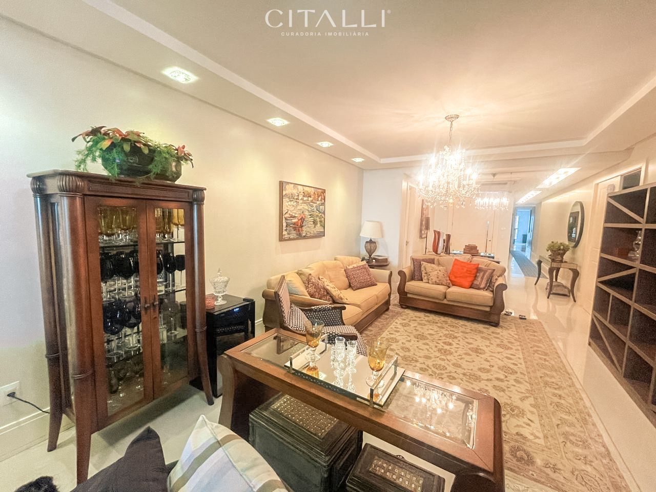 Apartamento  com 04 suítes o Edifício Metropolis em Balneário Camboriú - Foto 2