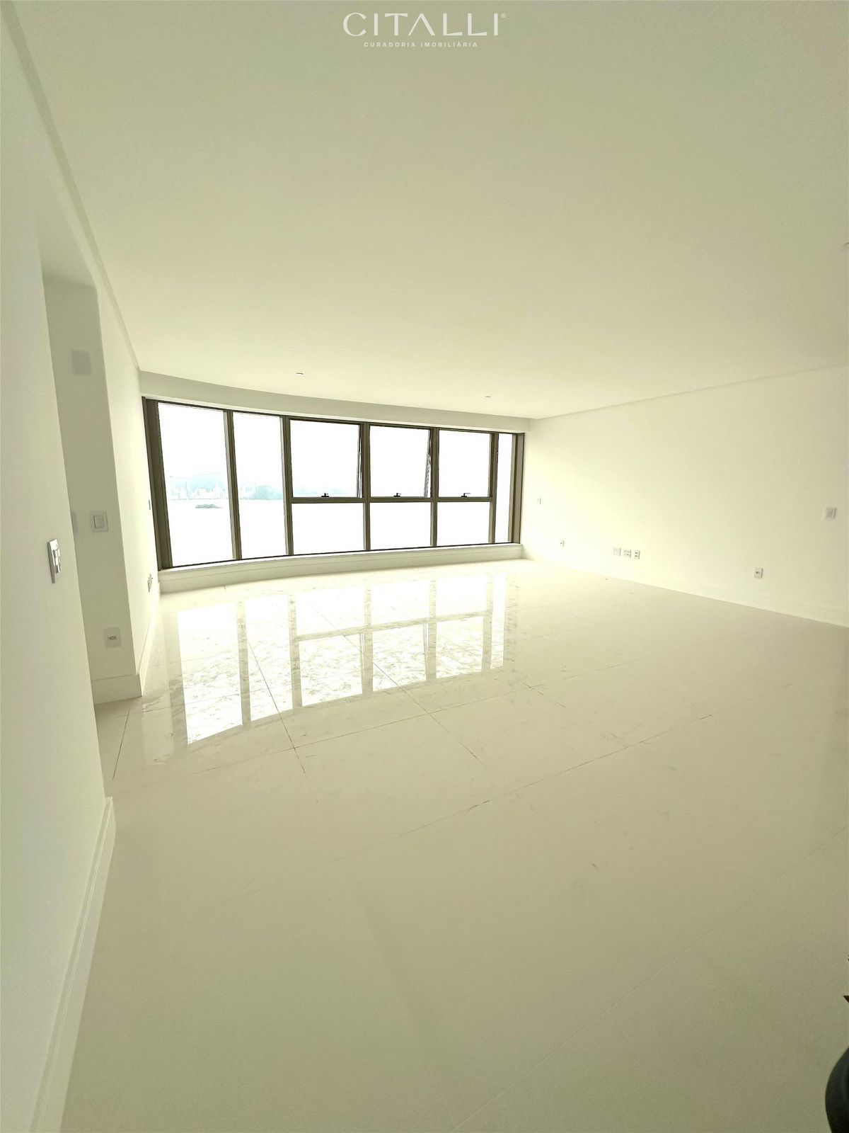 Apartamento no Edifício Yachthouse by Pininfarina em Balneário Camboriú com 265 m² - Foto 1