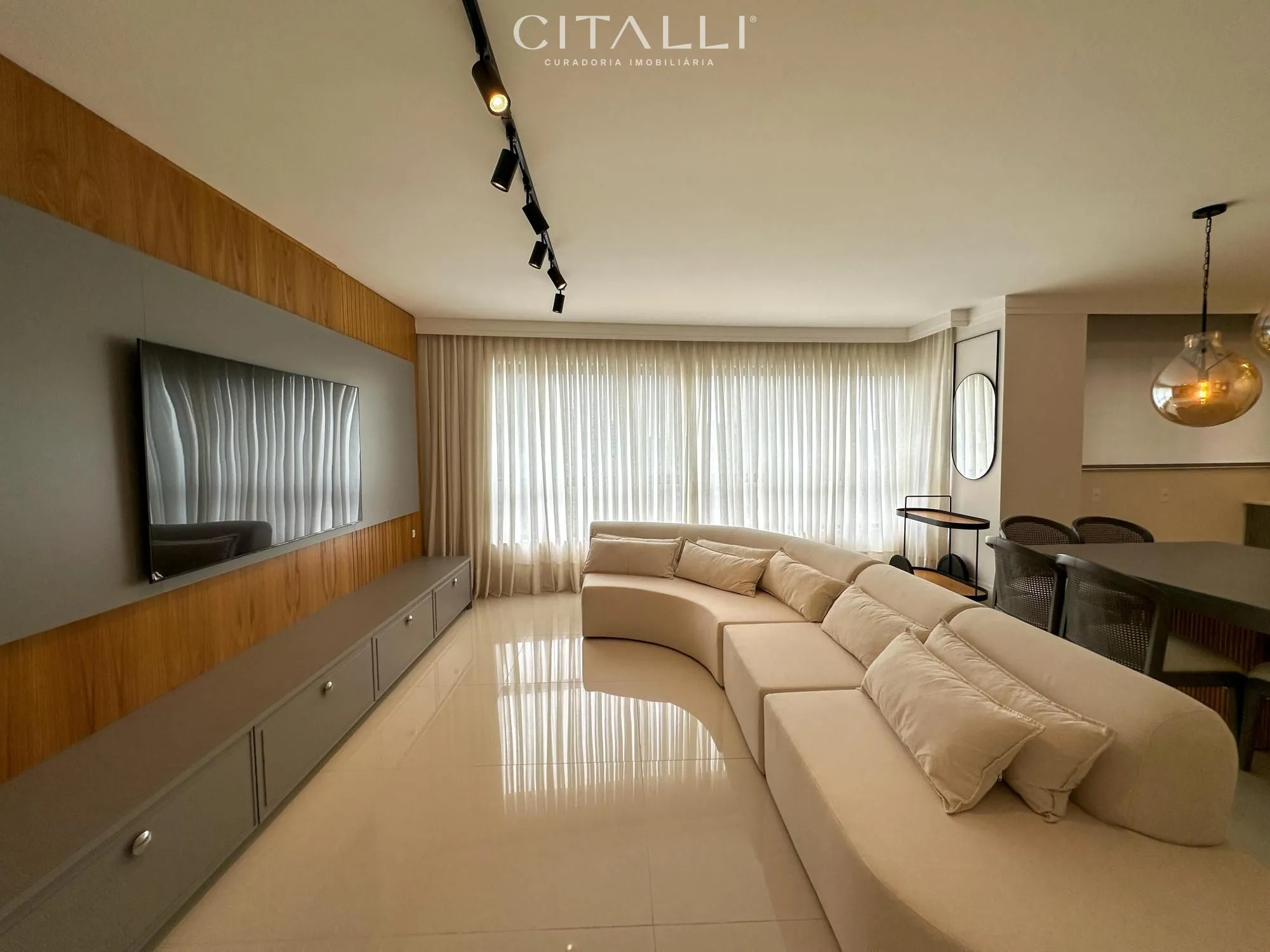 Apartamento no Edifício Merithamon em Balneário Camboriú - Foto 1
