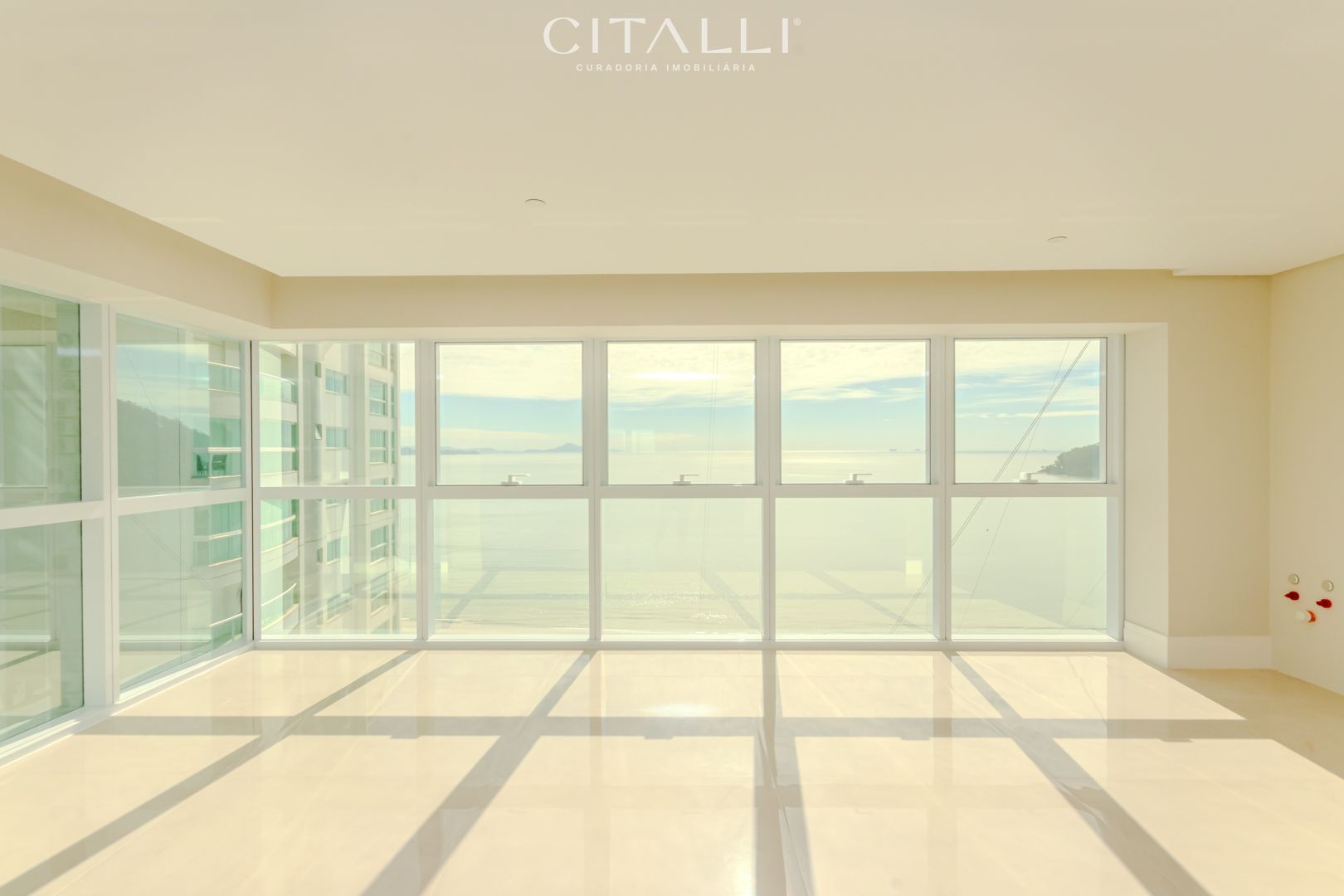 Apartamento com 04 suítes no Edifício One Tower em Balneário Camboriú - Foto 2