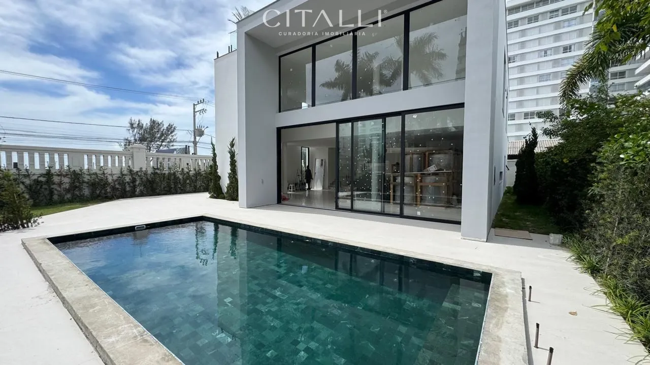 Mansão no Condomínio Porto Riviera Exclusive na Praia Brava em Itajaí com 520 m² - Foto 2