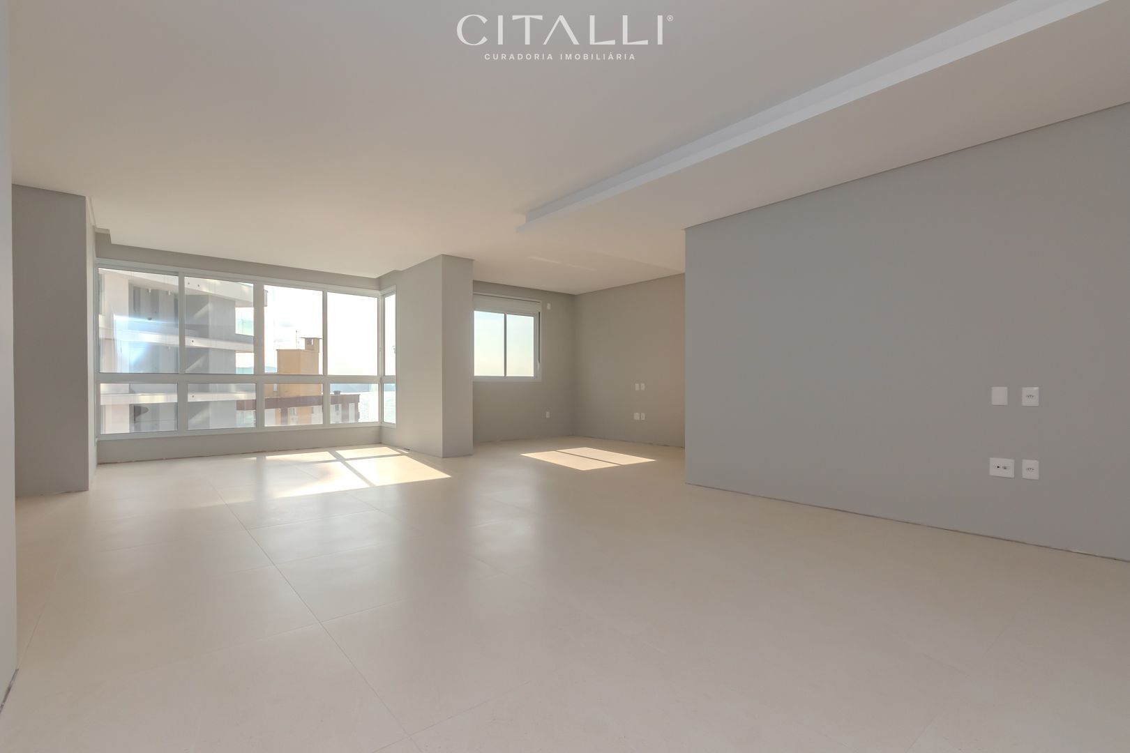 Apartamento no Edifício Via Marina em Balneário Camboriú com 153m² - Foto 1