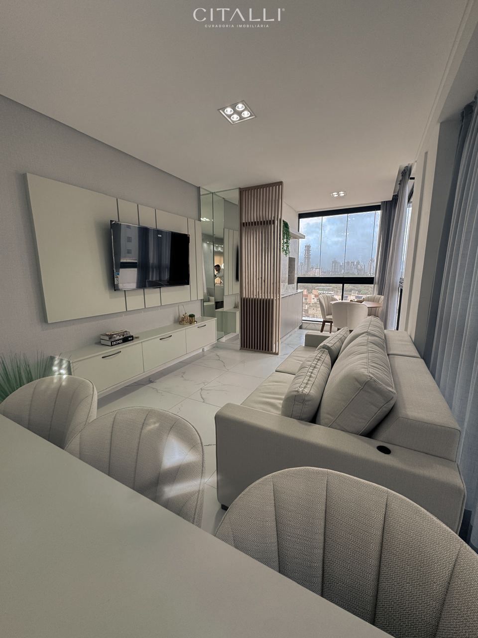 Apartamento no Edifício Ruffino na Meia Praia em Itapema com 74 m². - Foto 3