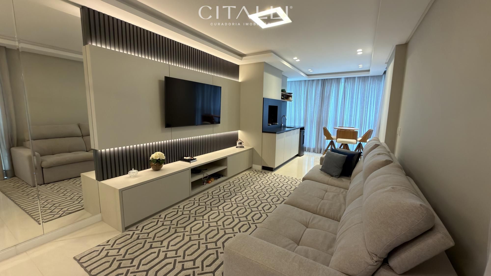 Apartamento na meia Praia - Foto 1