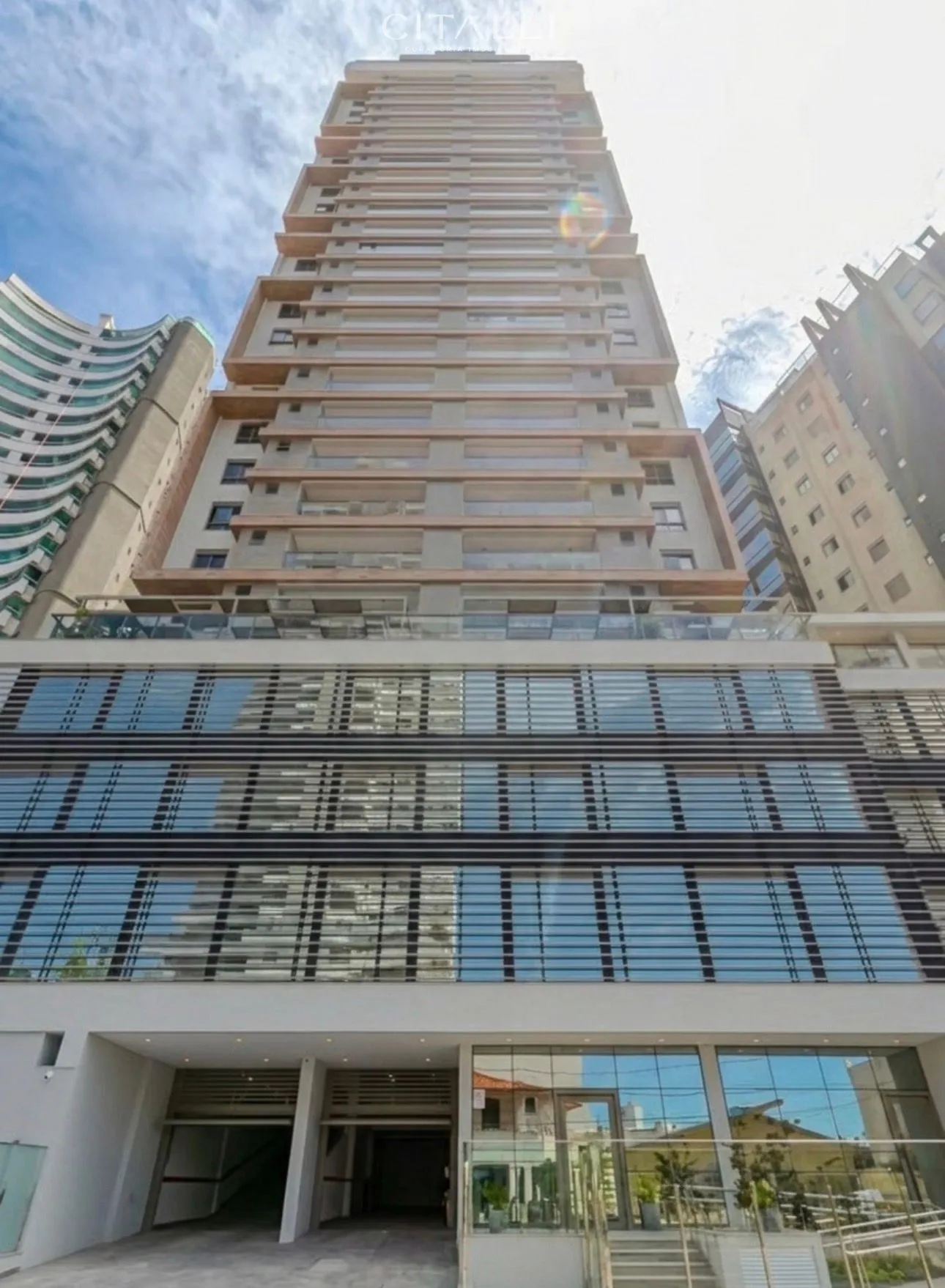Apartamento 3 Suítes com 3 Vagas no Soho 538 Art Residence - Foto 2