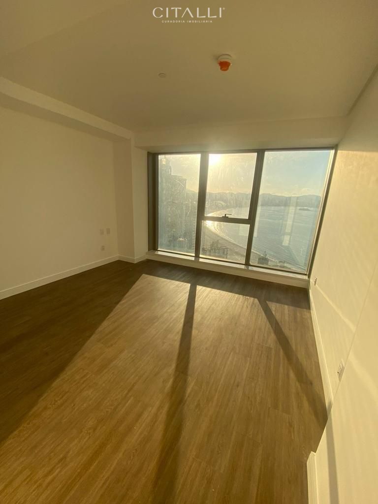 Apartamento Duplex no Edifício Yachthouse em Balneário Camboriú com 421,60 m² - Foto 3