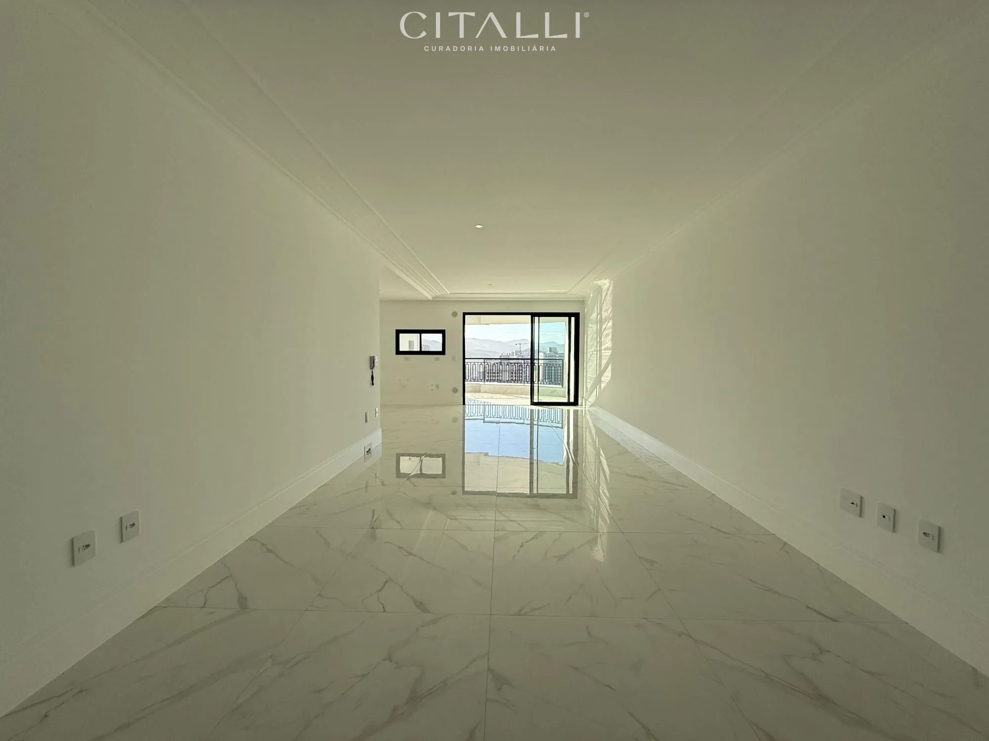 Apartamento com vista panorâmica no Maison Lafayette padrão Dallo na Meia Praia - Foto 4