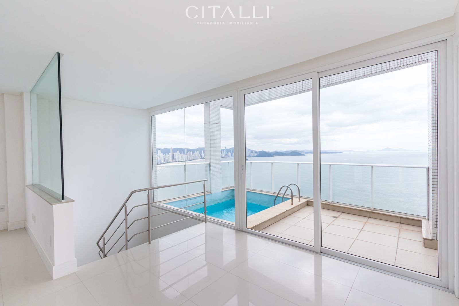 Cobertura Triplex no Edifício Gran Palazzo em Balneário Camboriú - Foto 1