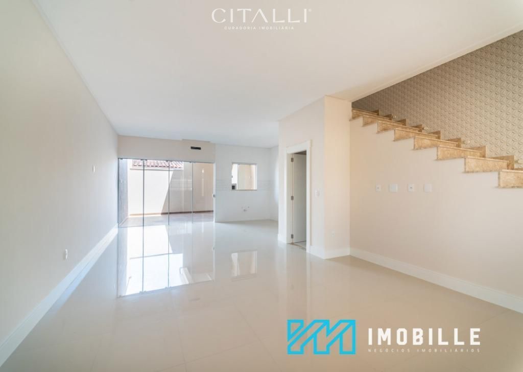 Casa tipo Sobrado com 03 suítes  em Balneário Camboriú com 190m² - Foto 2