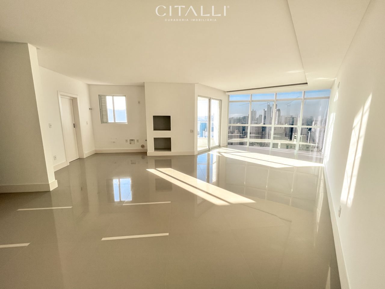 Apartamento no Edifício Portinax Residence em Balneário Camboriú com 128,78 m² - Foto 1