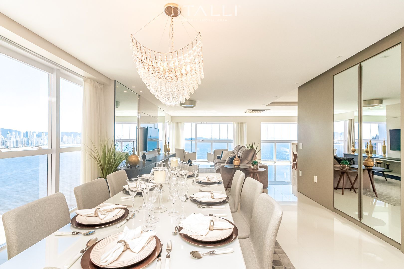 Apartamento no Edifício Ibiza Towers em Balneário Camboriú com 237 m² - Foto 1