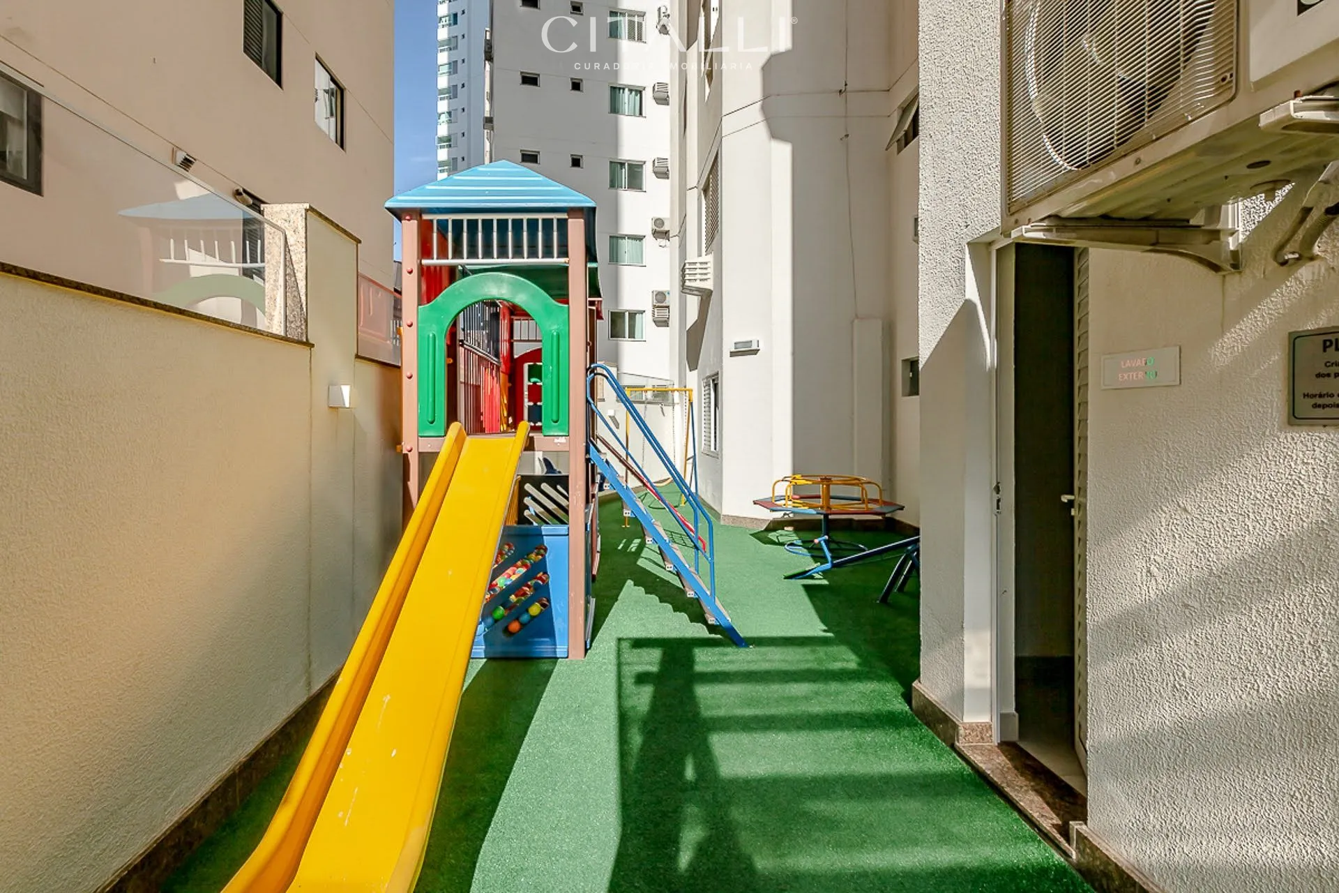 APARTAMENTO FRENTE MAR COM SACADA NO EDIFÍCIO NOTREDAME - Foto 4