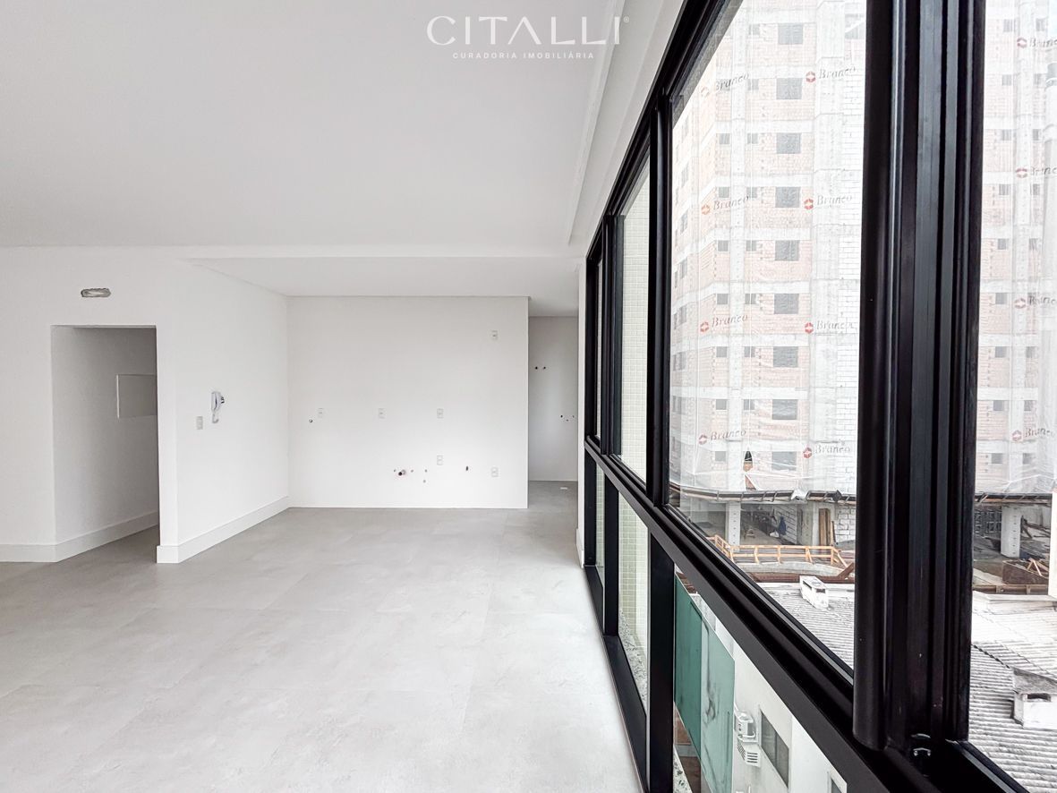 Apartamento Amplo na Meia Praia com 03 Suítes e Lazer Completo. - Foto 4
