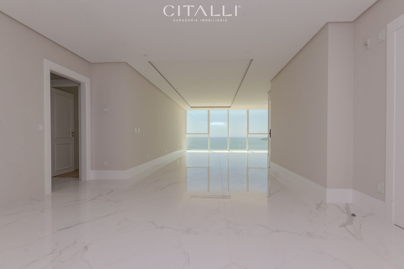 Apartamento no Edifício Boreal Tower na Av. Atlântica de Balneário Camboriú com 04 Suítes. - Foto 3