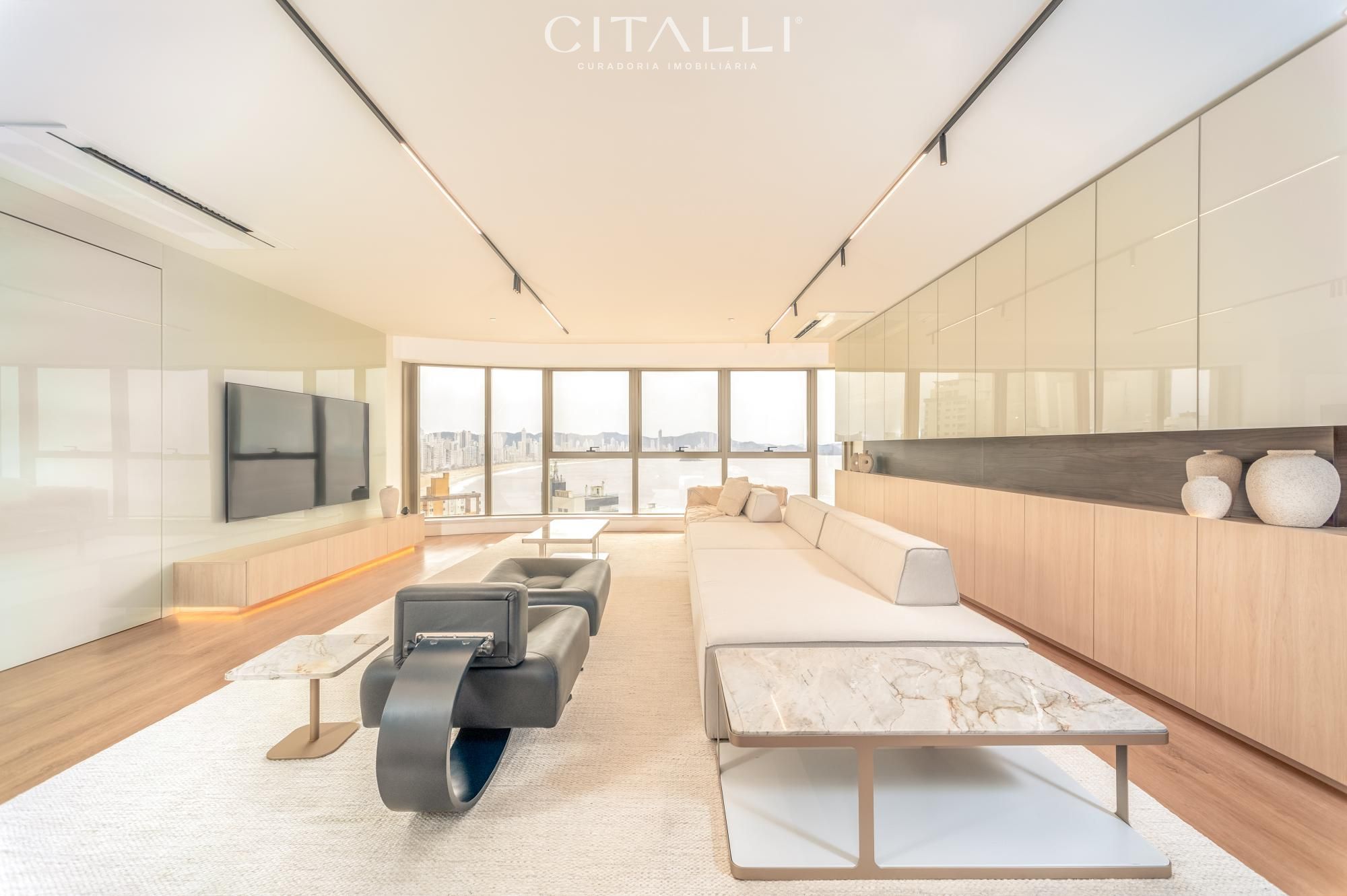 Apartamento no Edifício Yachthouse em Balneário Camboriú com 261 m² - Foto 1
