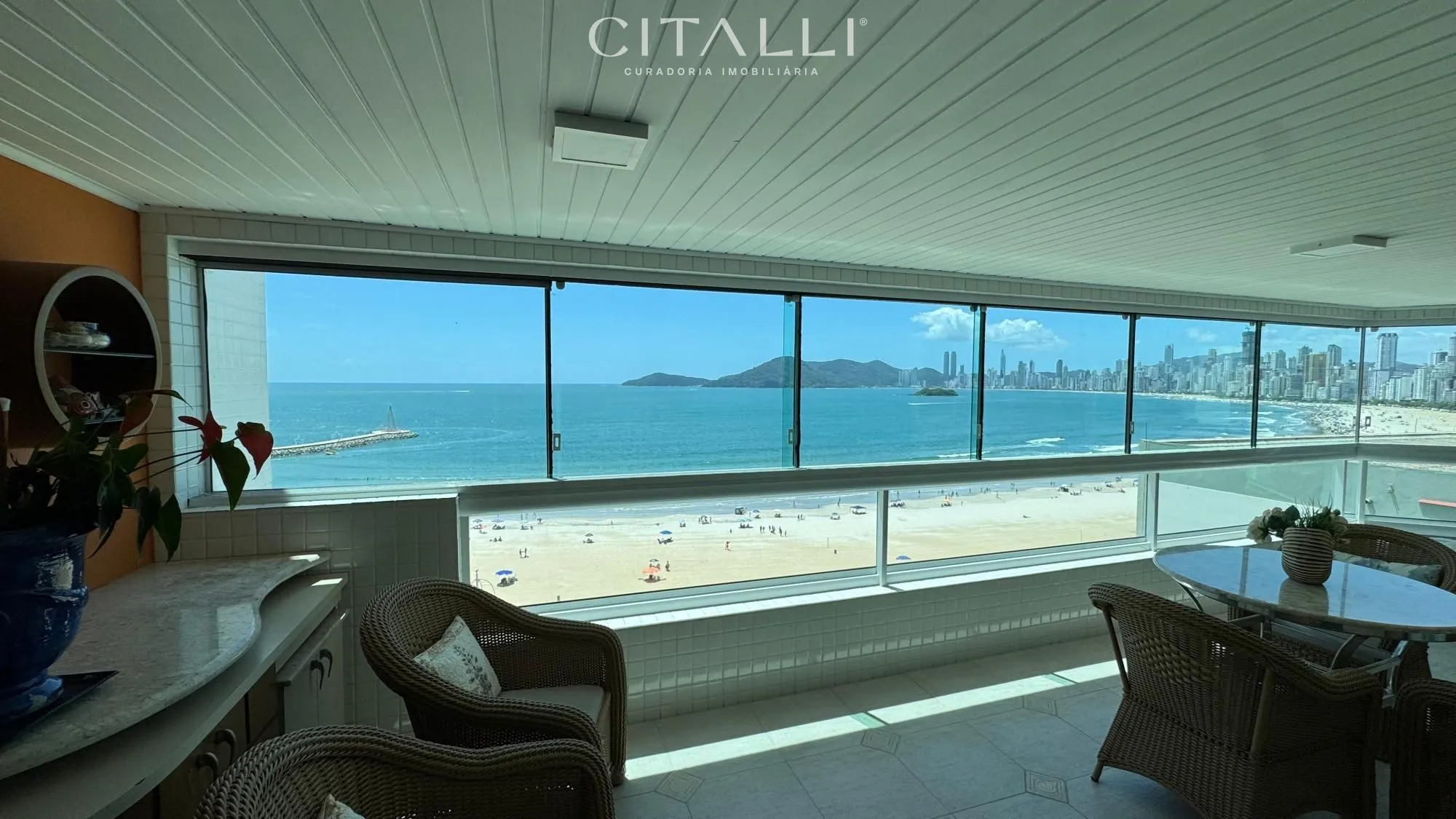 APARTAMENTO FRENTE MAR NO EDIFÍCIO TORRE ATLÂNTICA – BALNEÁRIO CAMBORIÚ - Foto 1