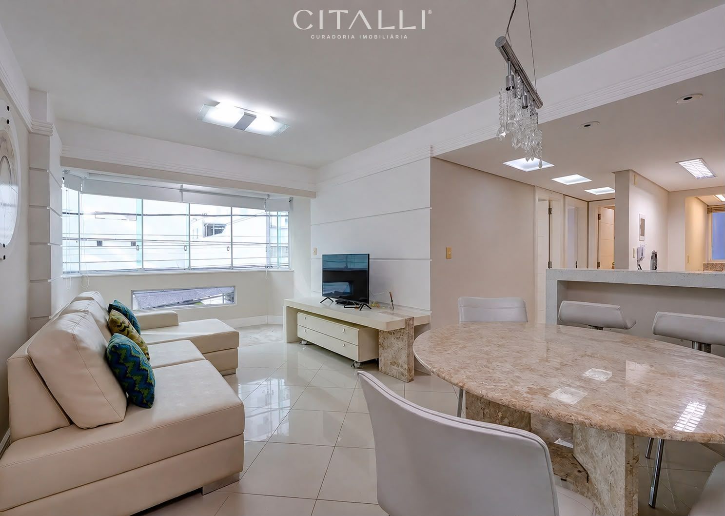 Apartamento Quadra Mar Mobiliado em Balneário Camboriú. - Foto 1