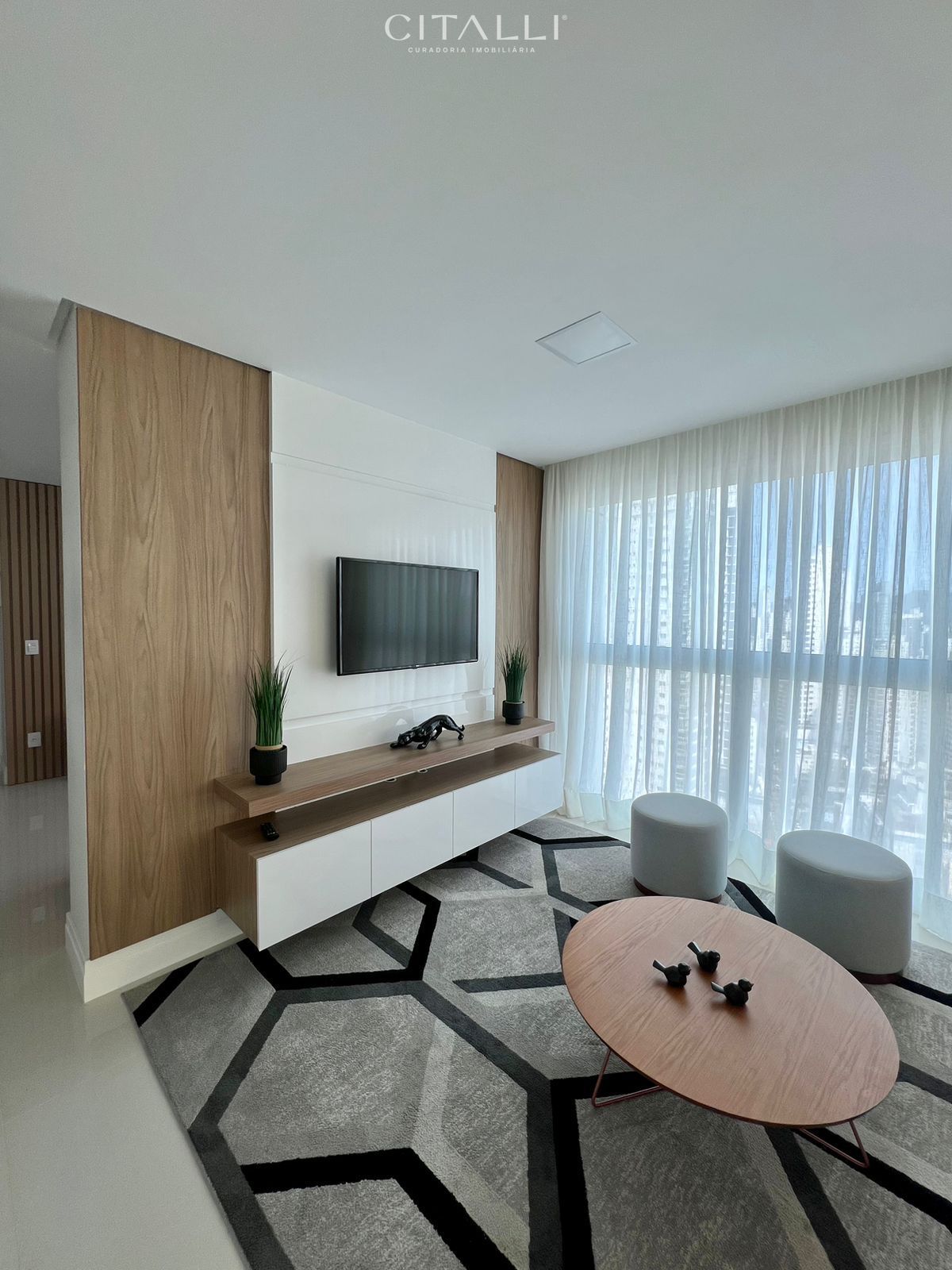 Apartamento quadra mar mobiliado a venda Balneário Camboriú - Foto 1