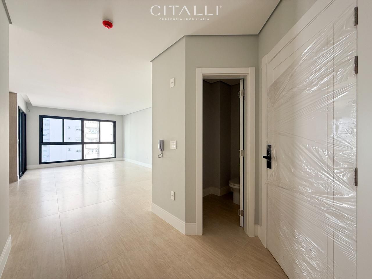 Apartamento no Edifício Hannover no Centro de Balneário Camboriú com 3 suítes - Foto 4
