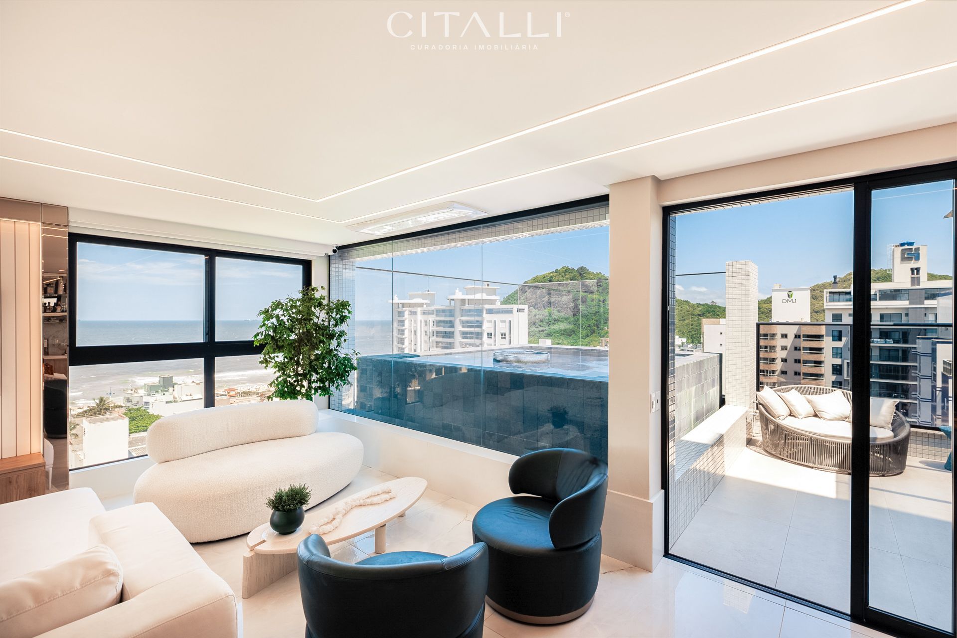 Cobertura Triplex no Edifício Brava Palace Residence em Itajaí com 430 m² - Foto 1