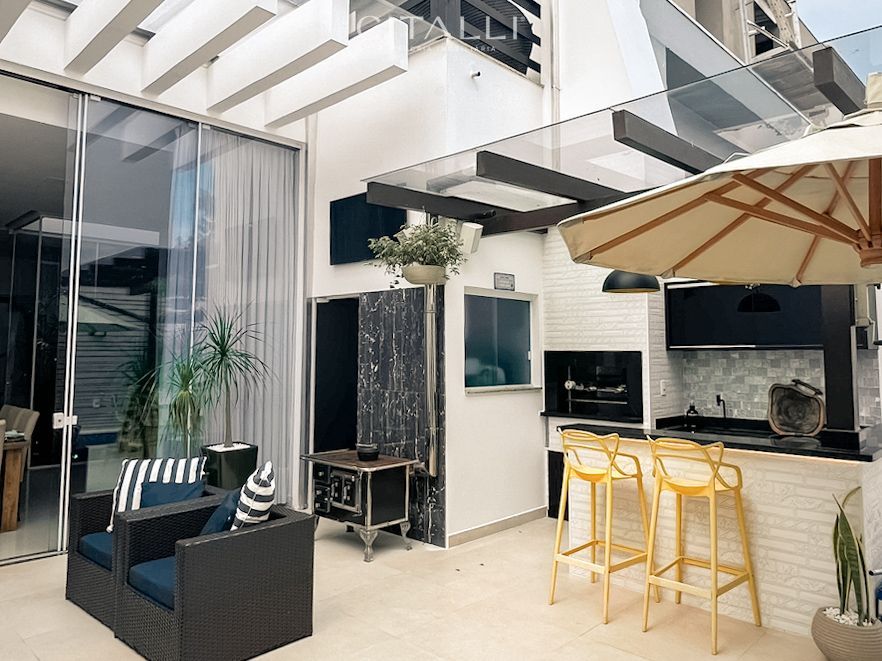 Casa no Bairro Praia dos Amores em Balneário Camboriú com 260 m² - Foto 1