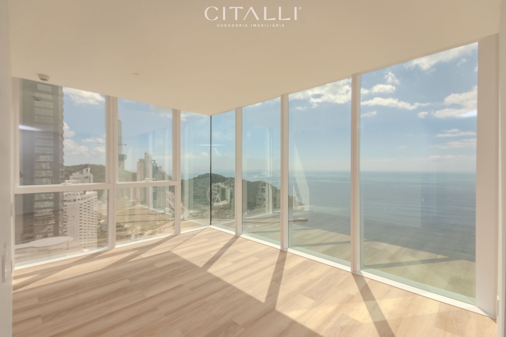 Apartamento no Edifício Boreal Tower na Av. Atlântica de Balneário Camboriú com 04 Suítes. - Foto 1