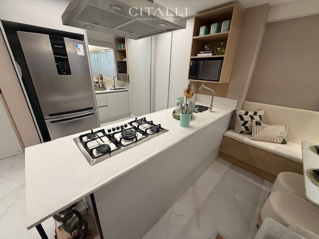 Apartamento no Edifício Imperatriz Frente Mar na Av. Atlântica de Balneário Camboriú com 02 Dormitórios. - Foto 3